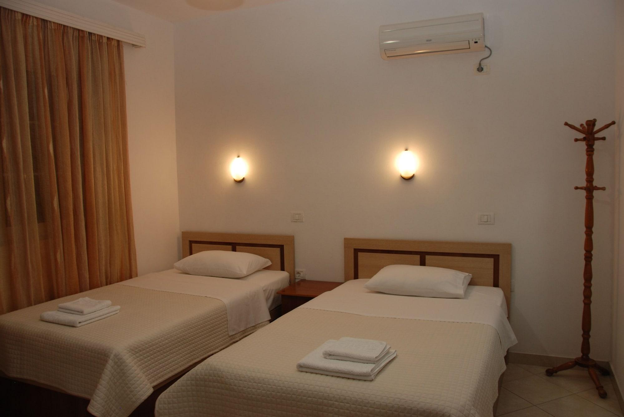 Hotel Mano Sarande Exterior photo